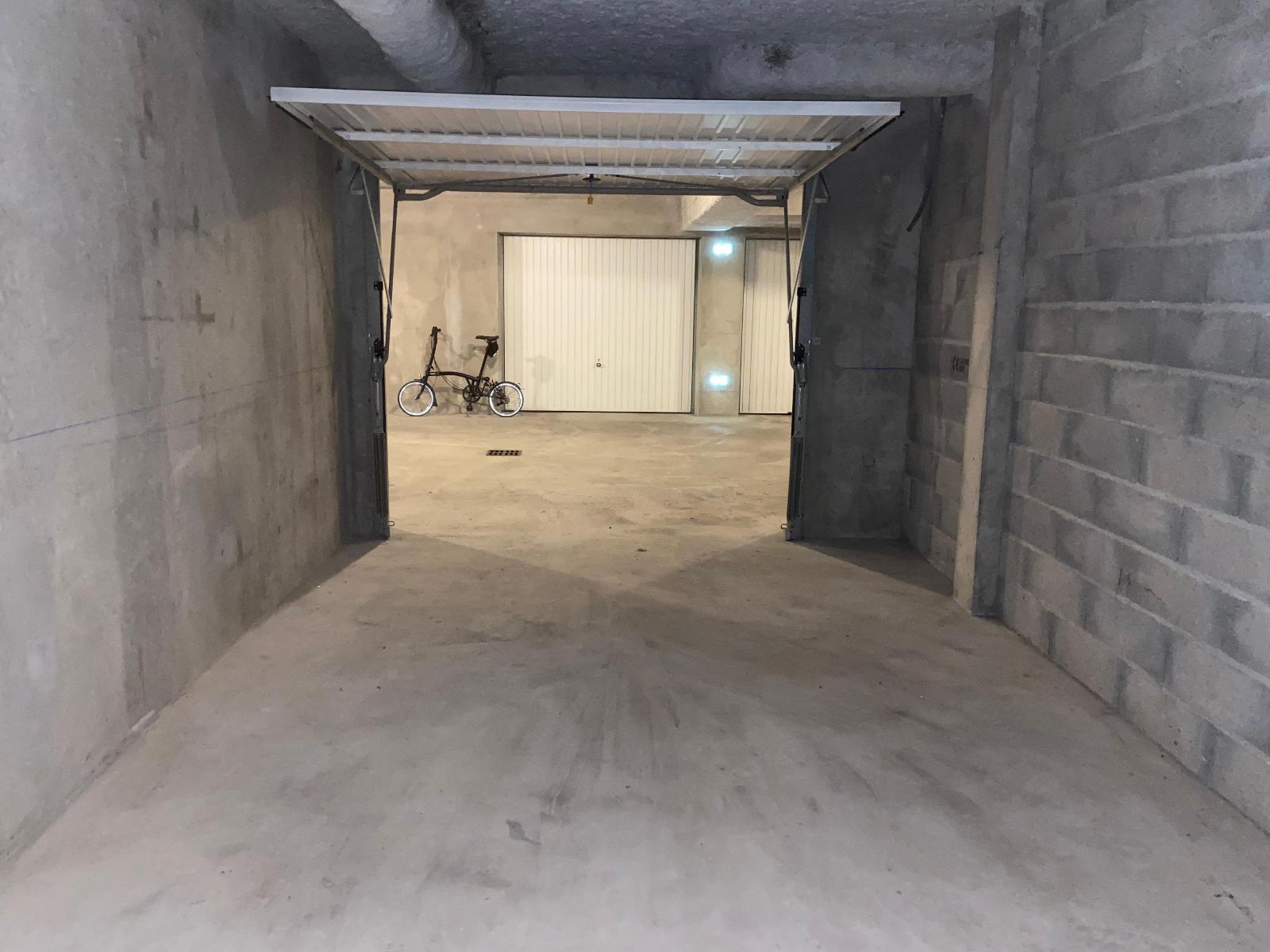 location parking THONON LES BAINS