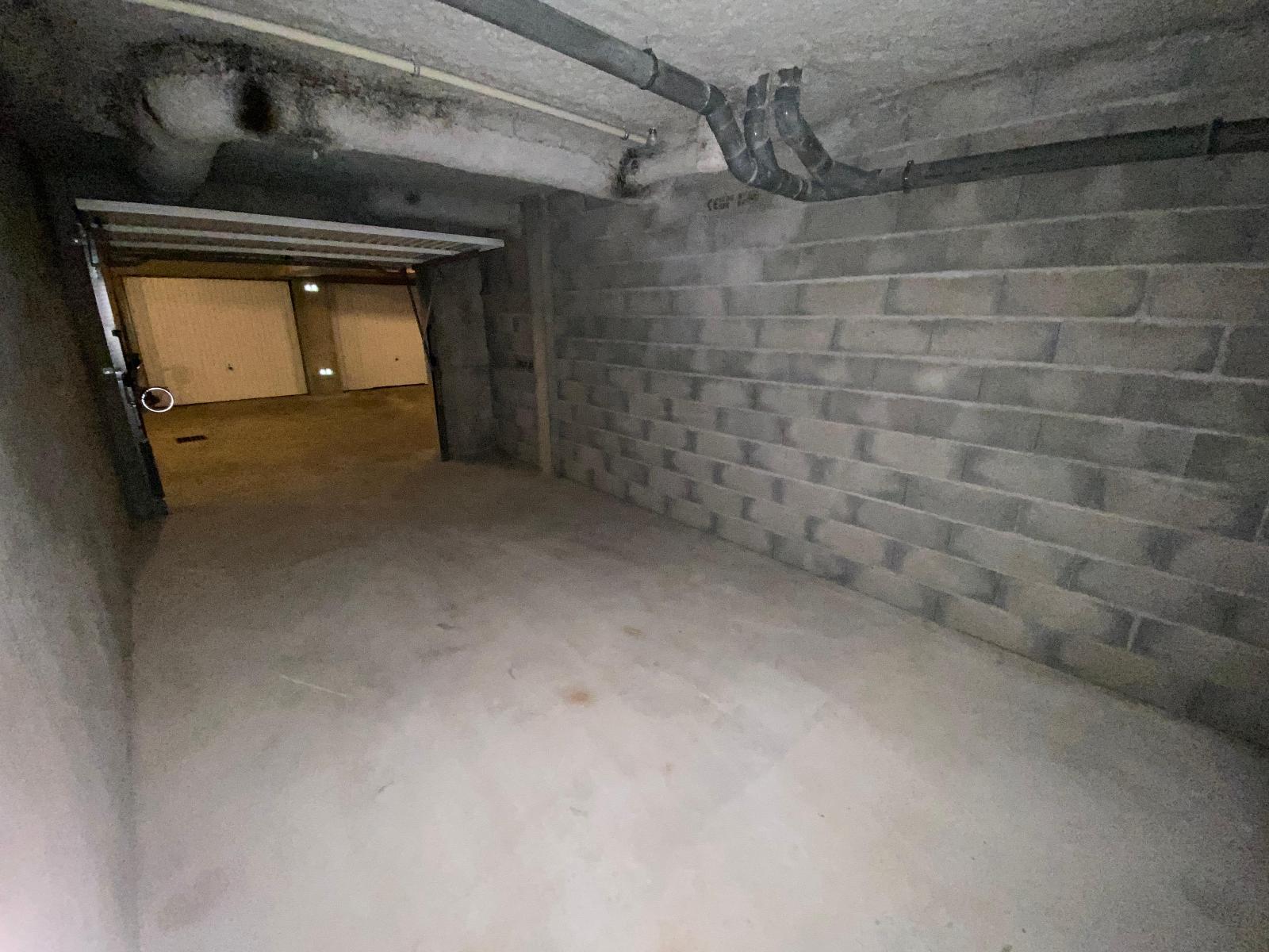 location parking THONON LES BAINS