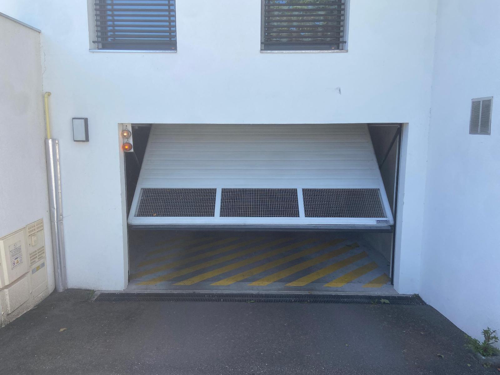 location parking THONON LES BAINS