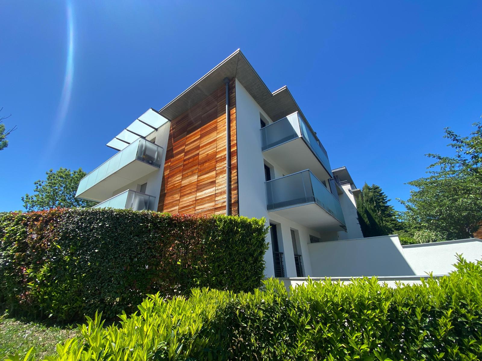 location parking THONON LES BAINS