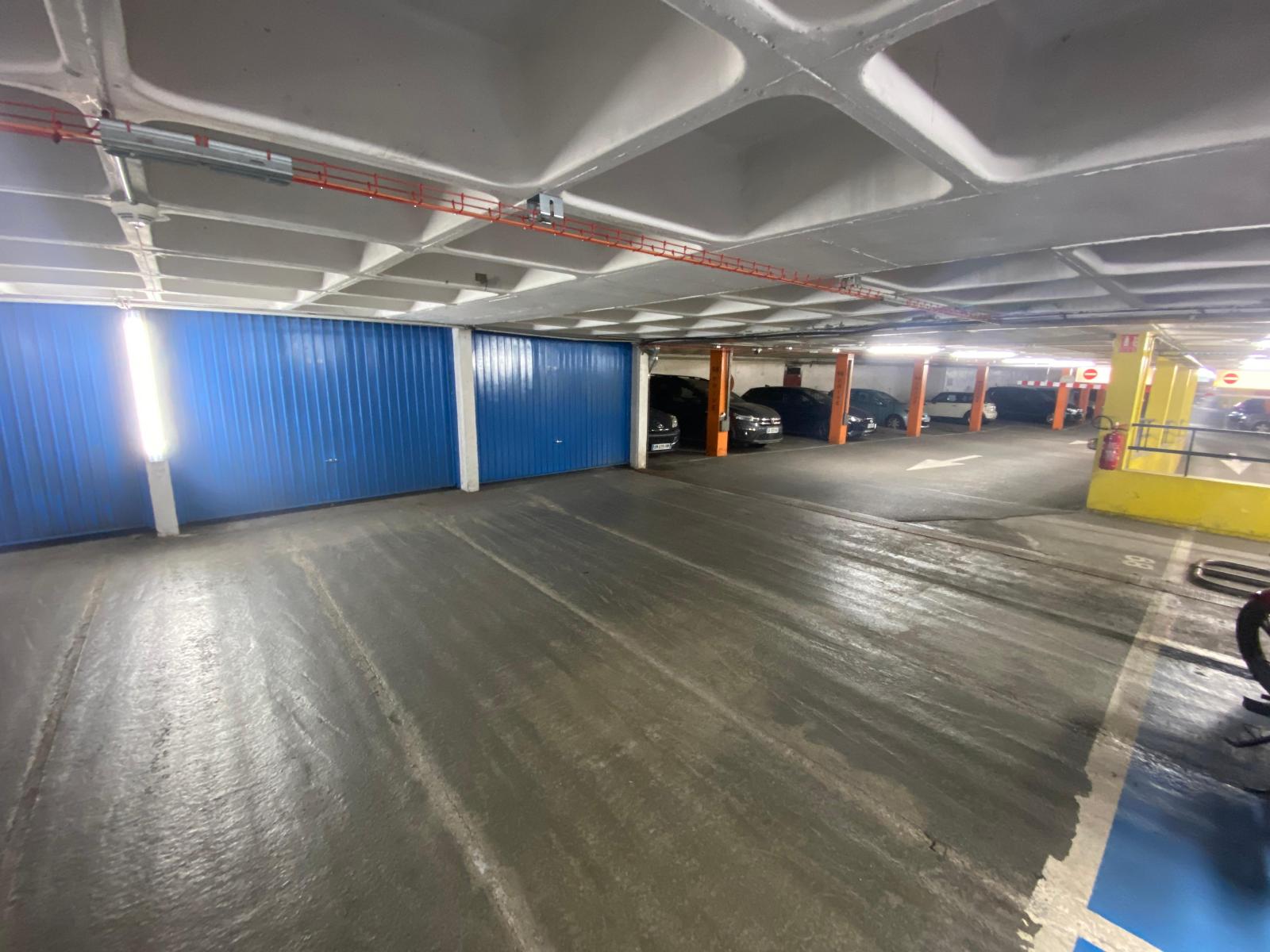 location parking THONON LES BAINS