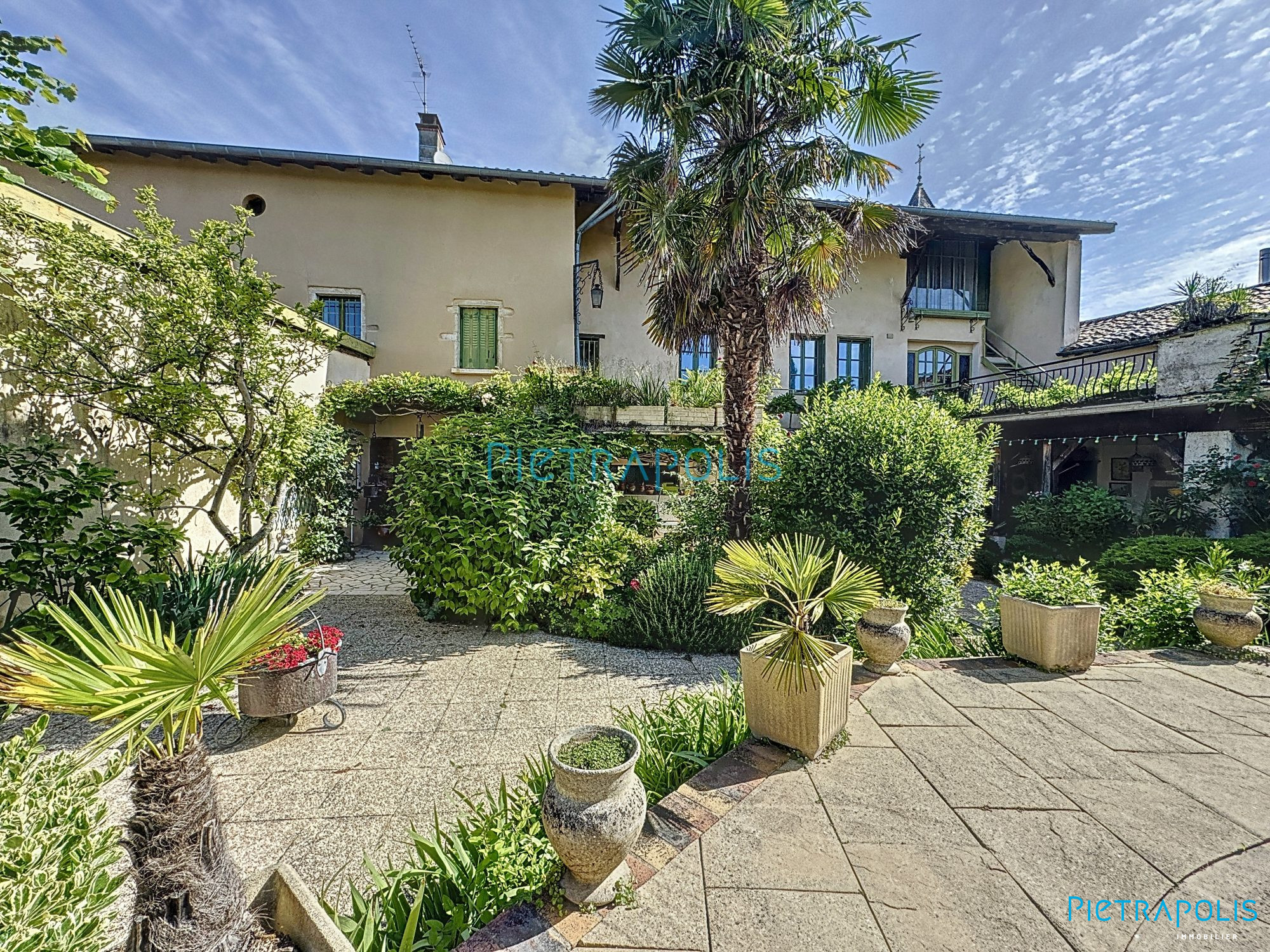 Maison 9 pièces - 200 m² ST ETIENNE SUR CHALARONNE