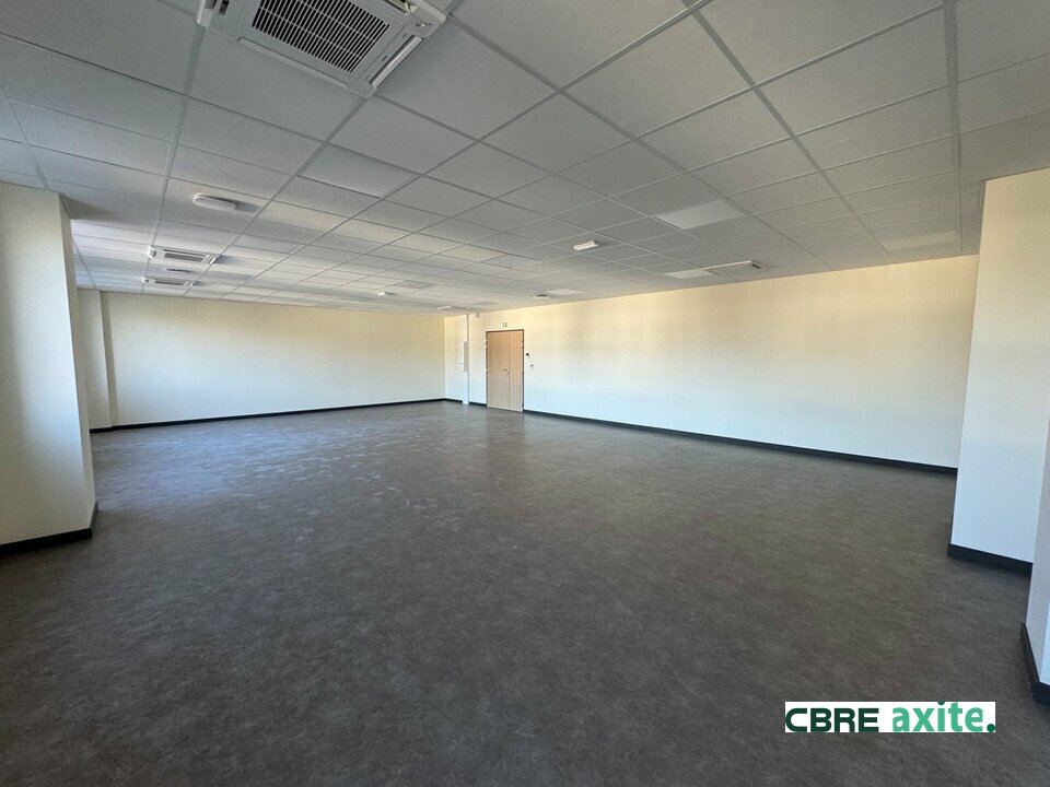 location local-professionnel MERY