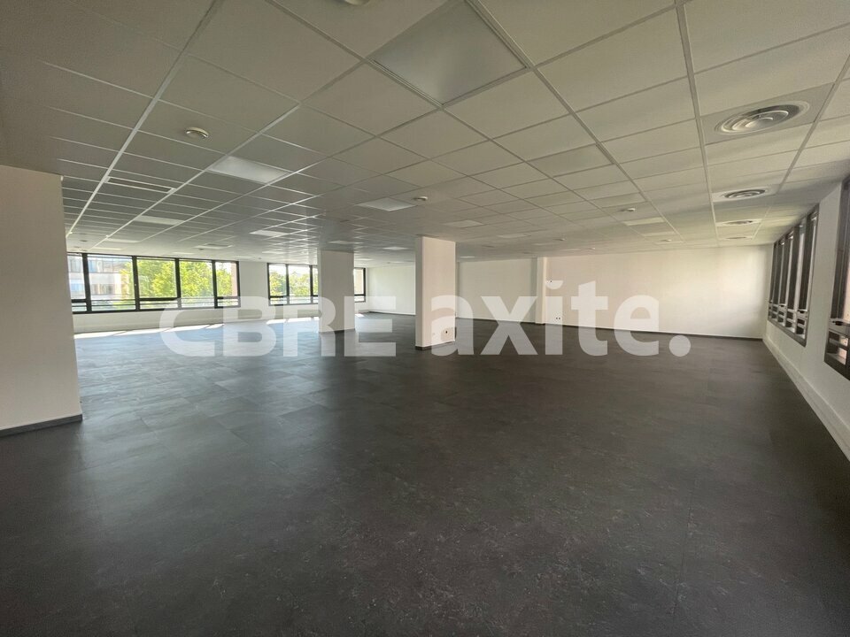 location local-professionnel METZ TESSY