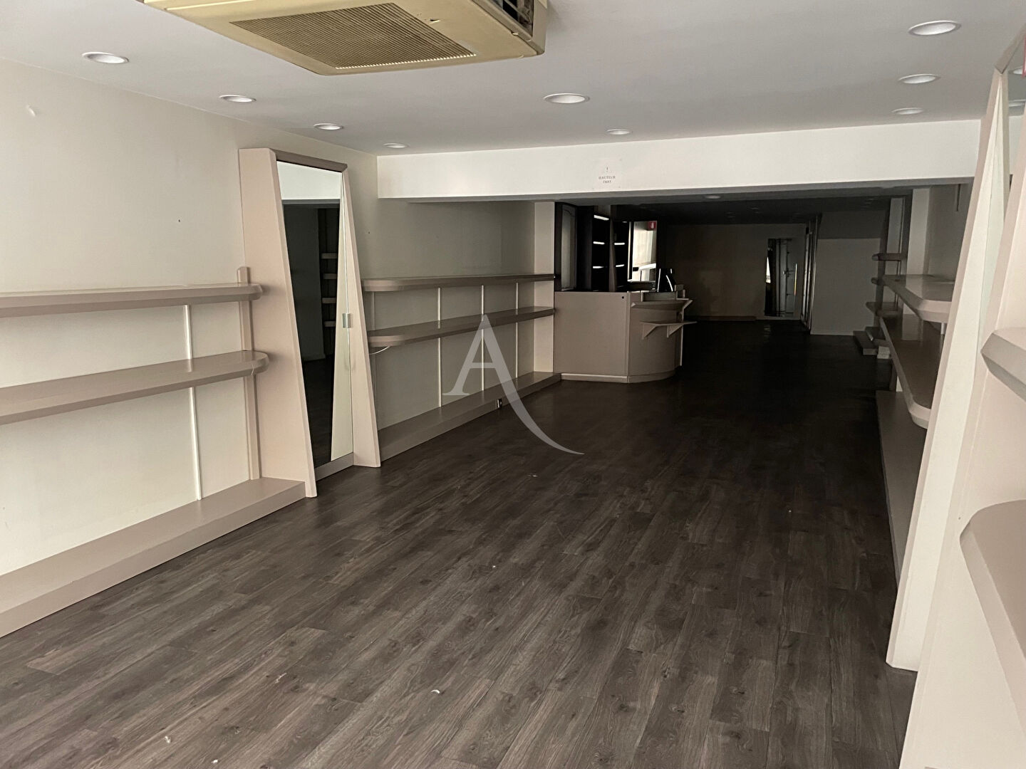 location local-commercial 