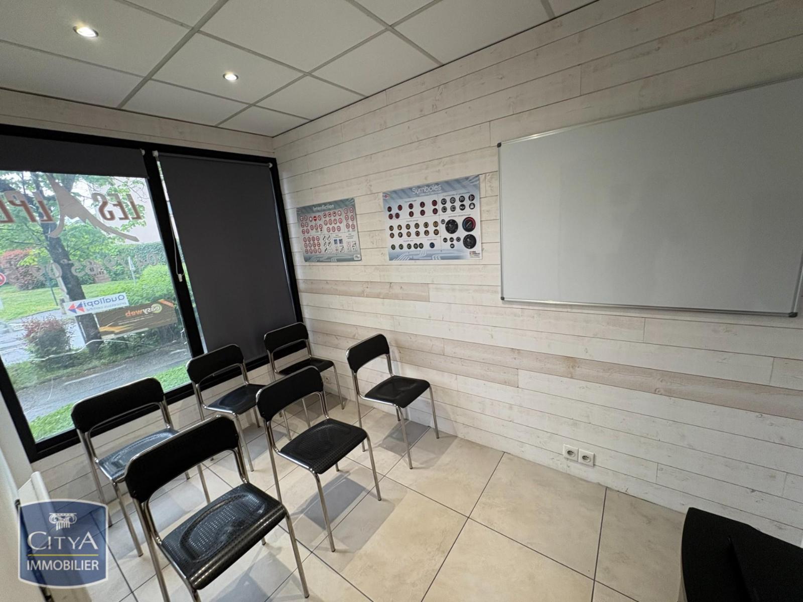 vente local-commercial ST ALBAN LEYSSE