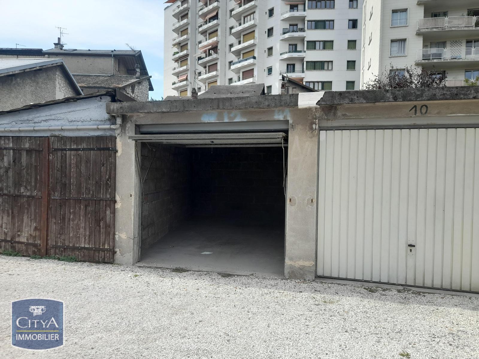 location parking CHAMBERY