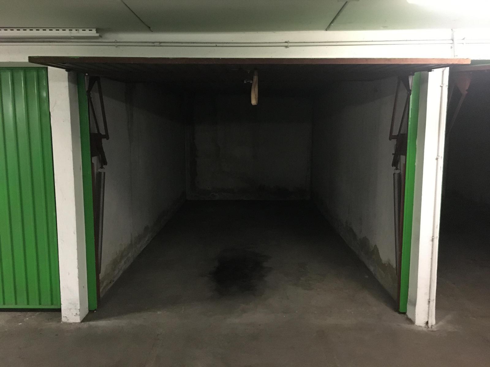 location parking THONON LES BAINS
