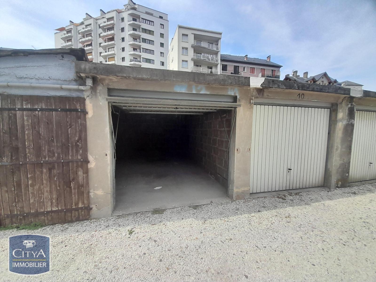 location parking CHAMBERY
