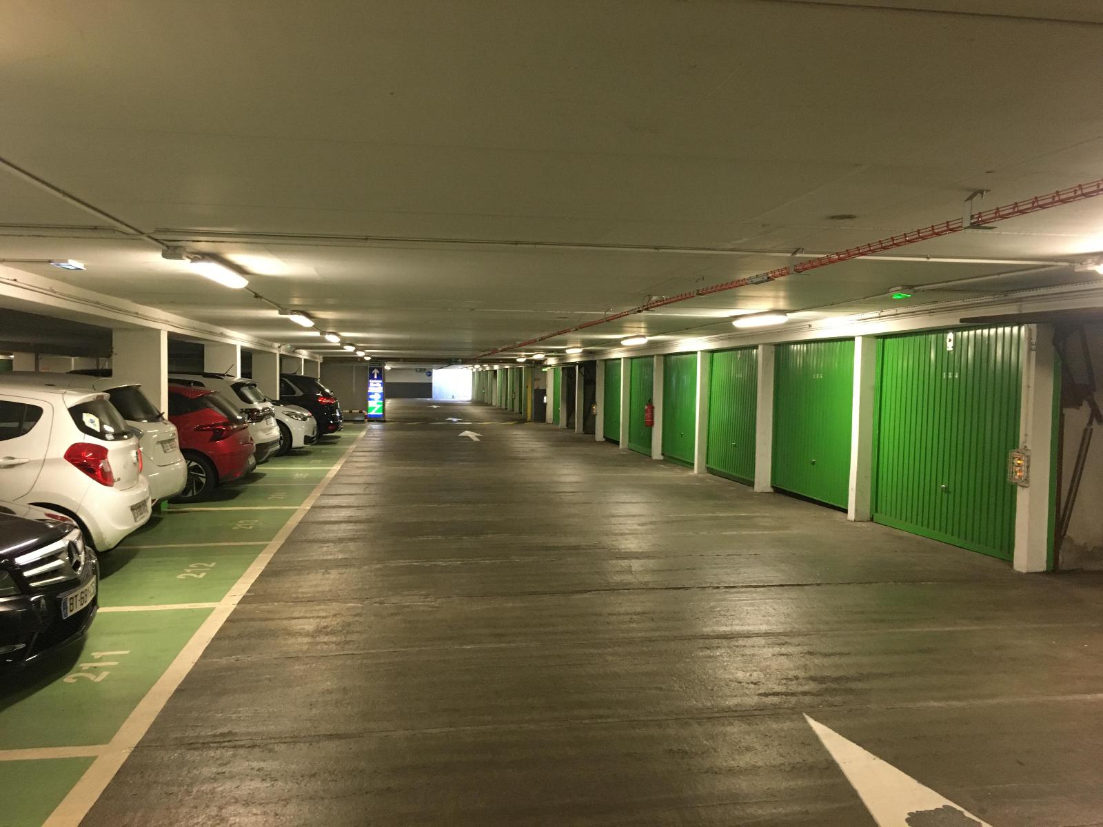location parking THONON LES BAINS