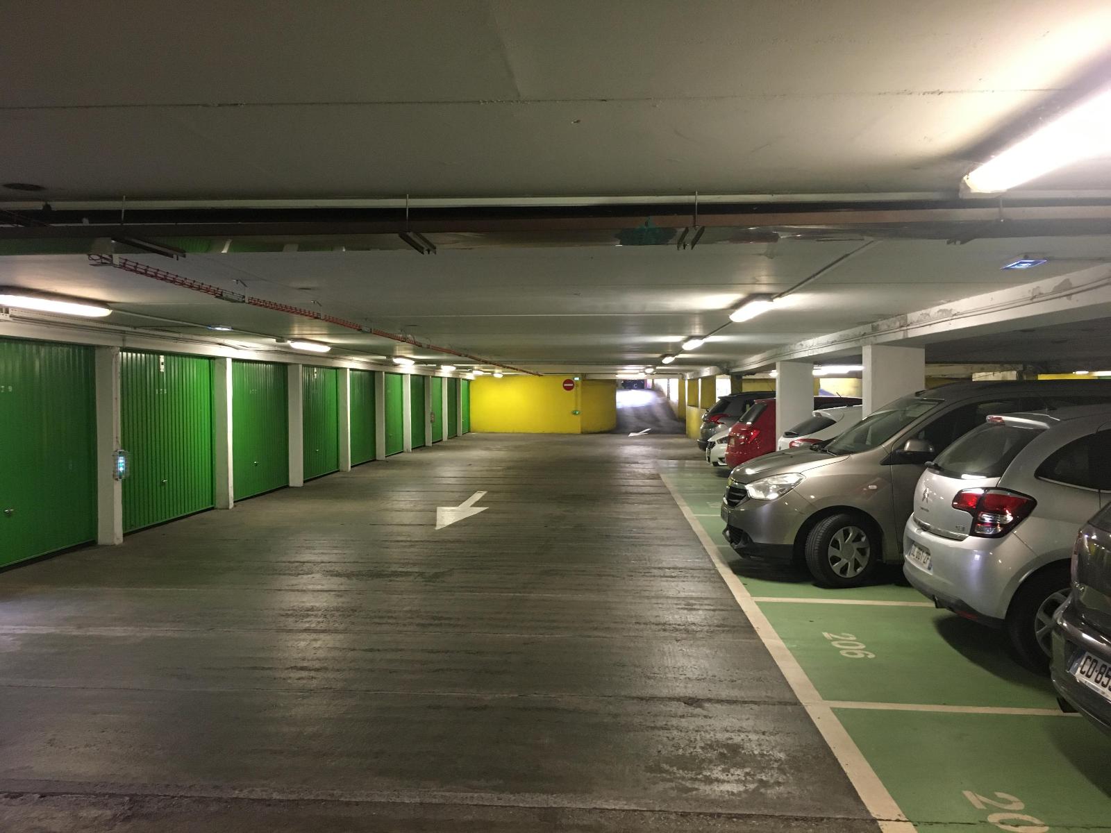 location parking THONON LES BAINS