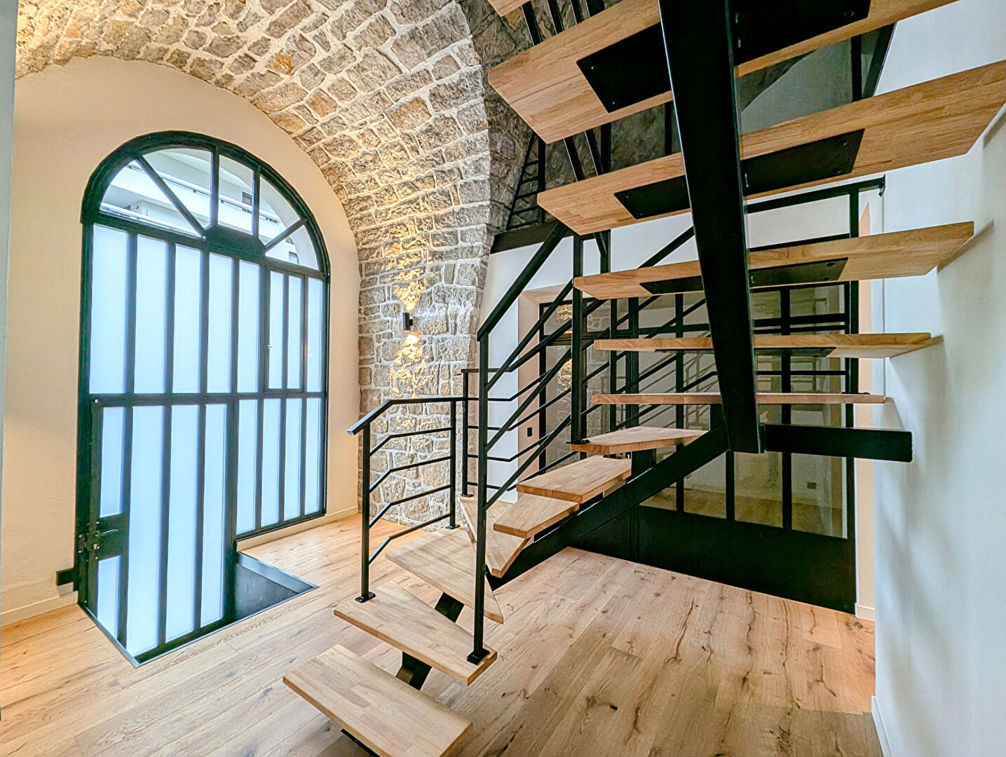 Appartement 5 pièces - 166 m² 
