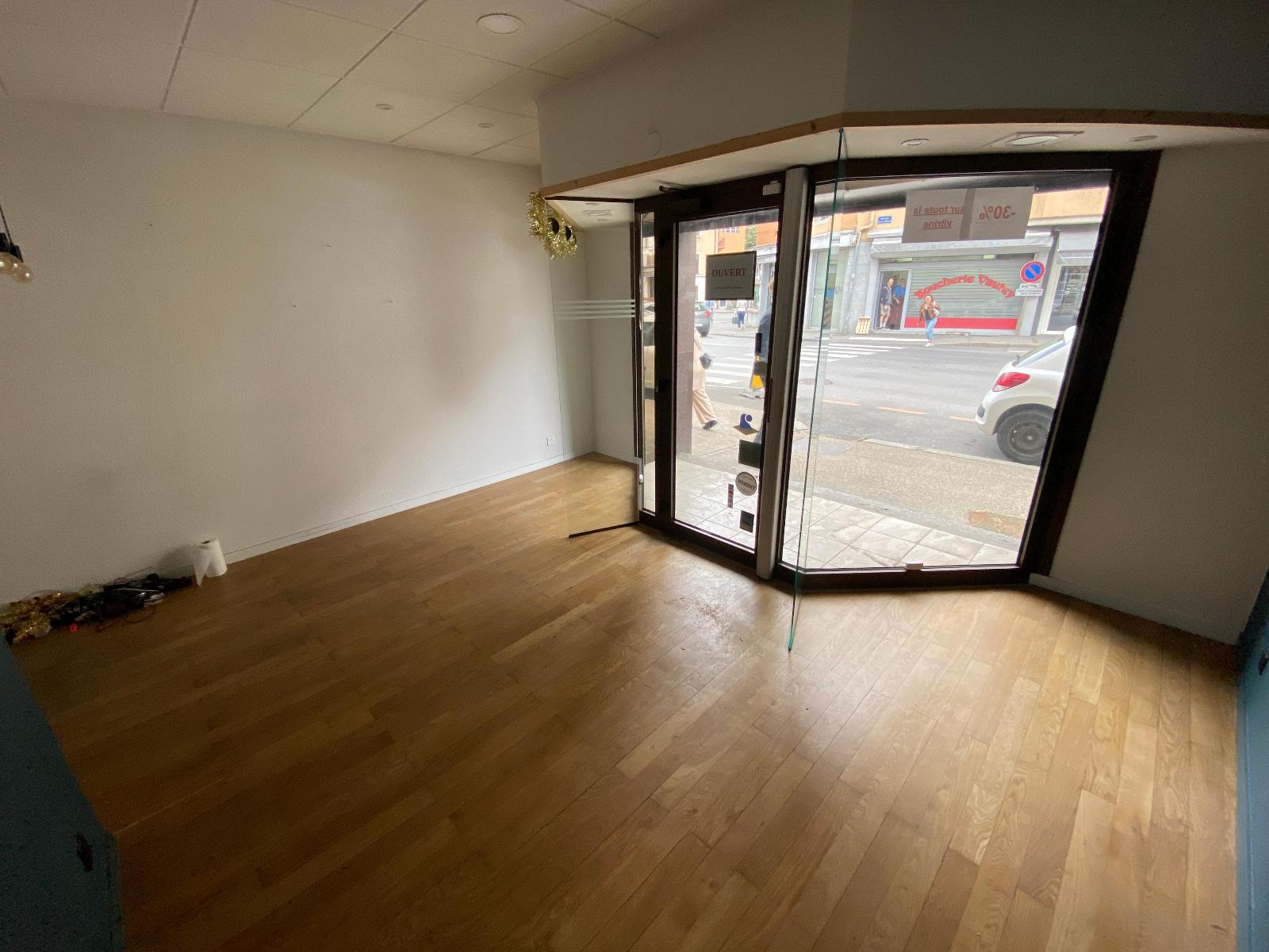 location local-commercial THONON LES BAINS