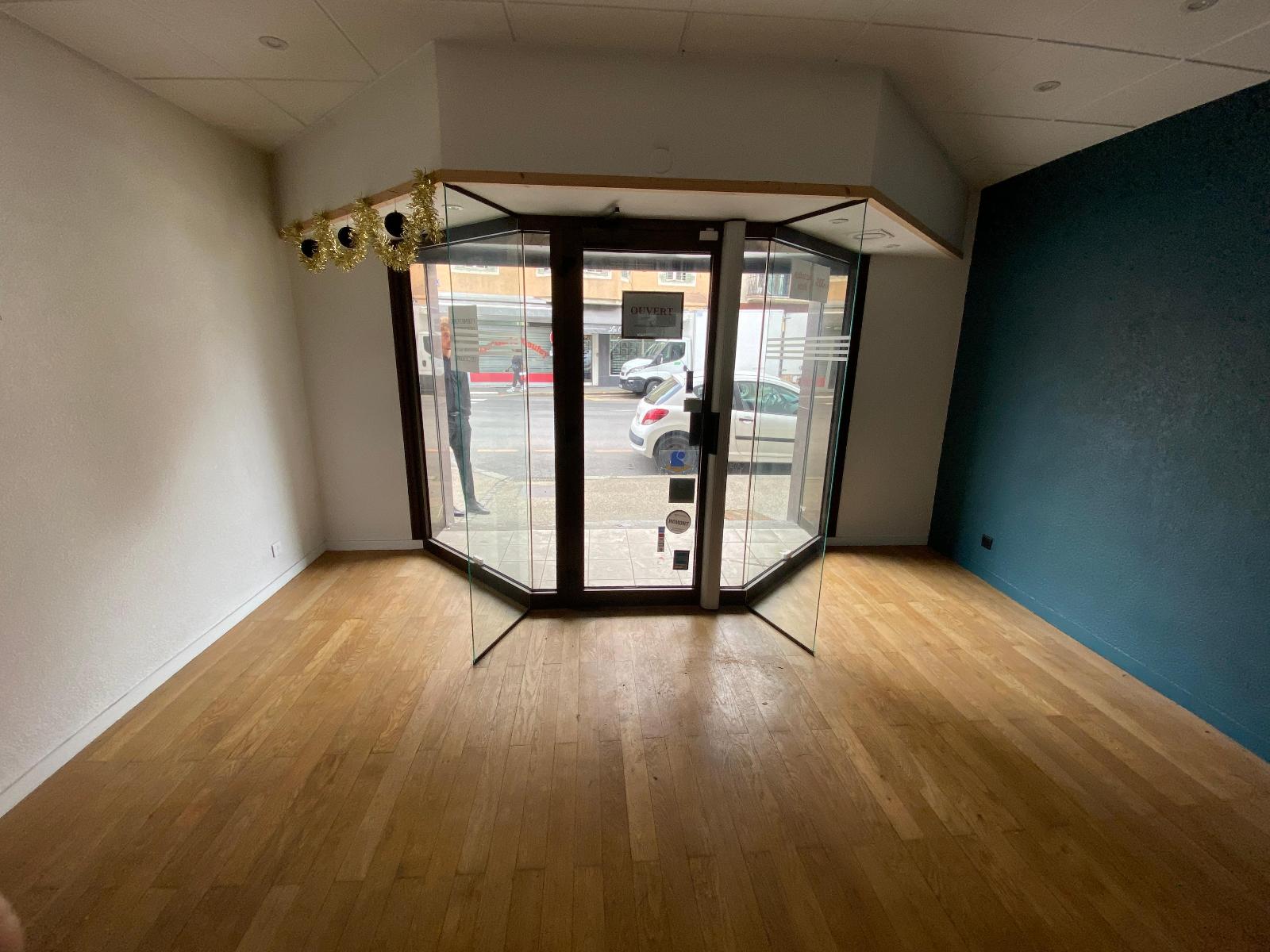 location local-commercial THONON LES BAINS