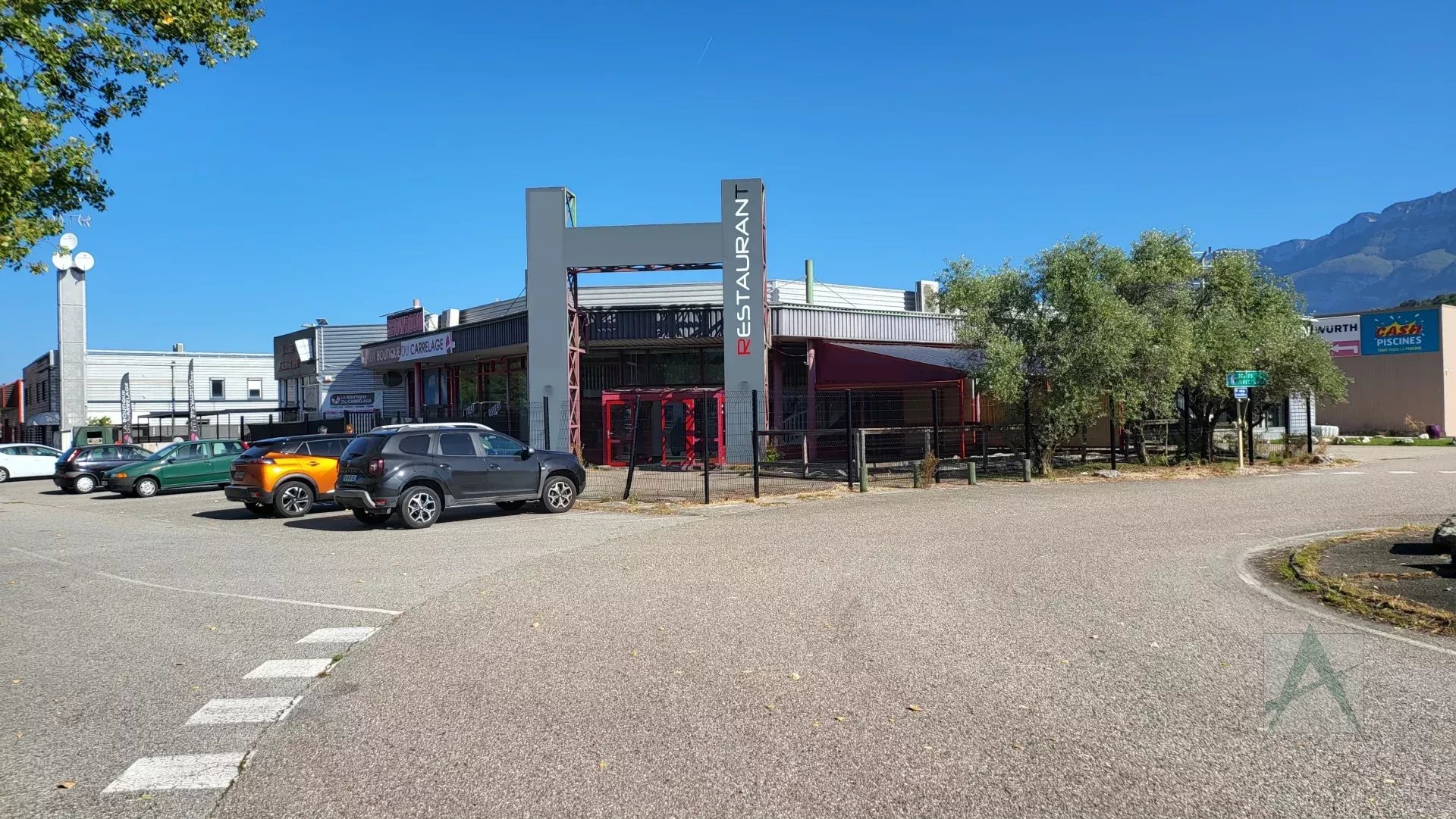 vente local-commercial CHAMBERY