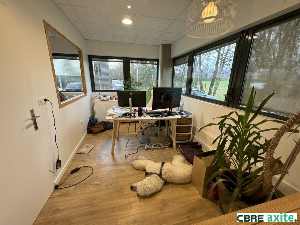 Bureau  - 122 m² MERY