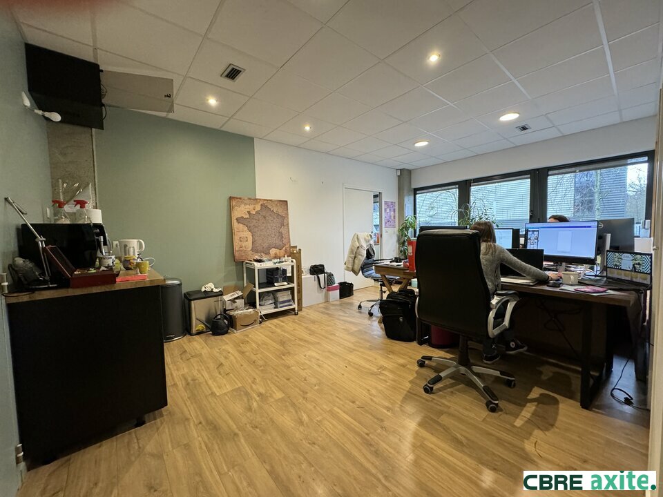 location local-professionnel MERY