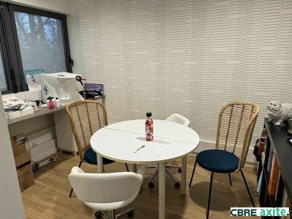 location local-professionnel MERY