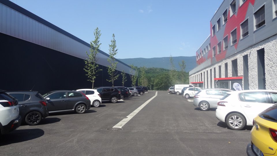 location local-industriel MERY