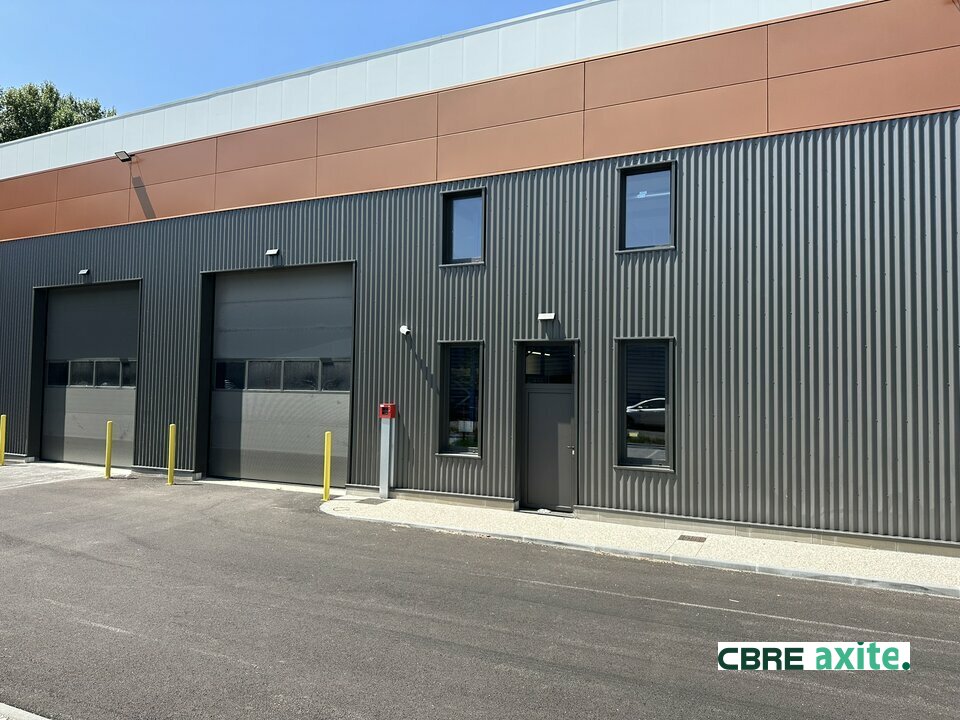 location local-industriel MERY