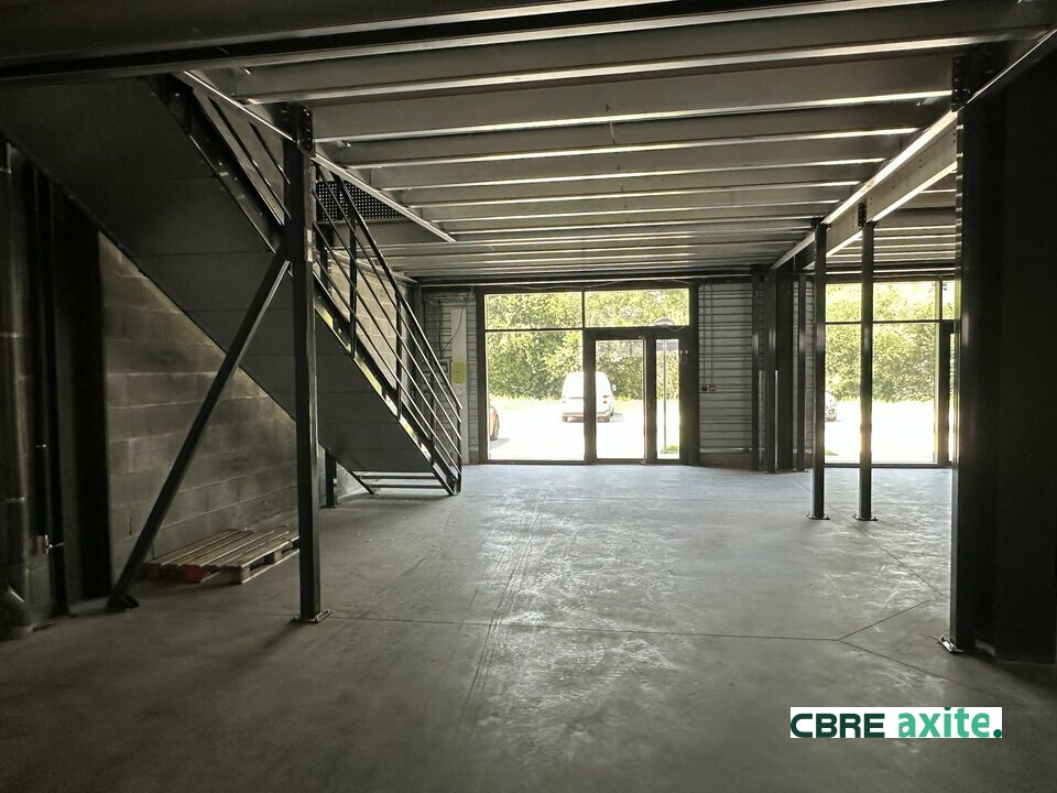 location local-industriel MERY