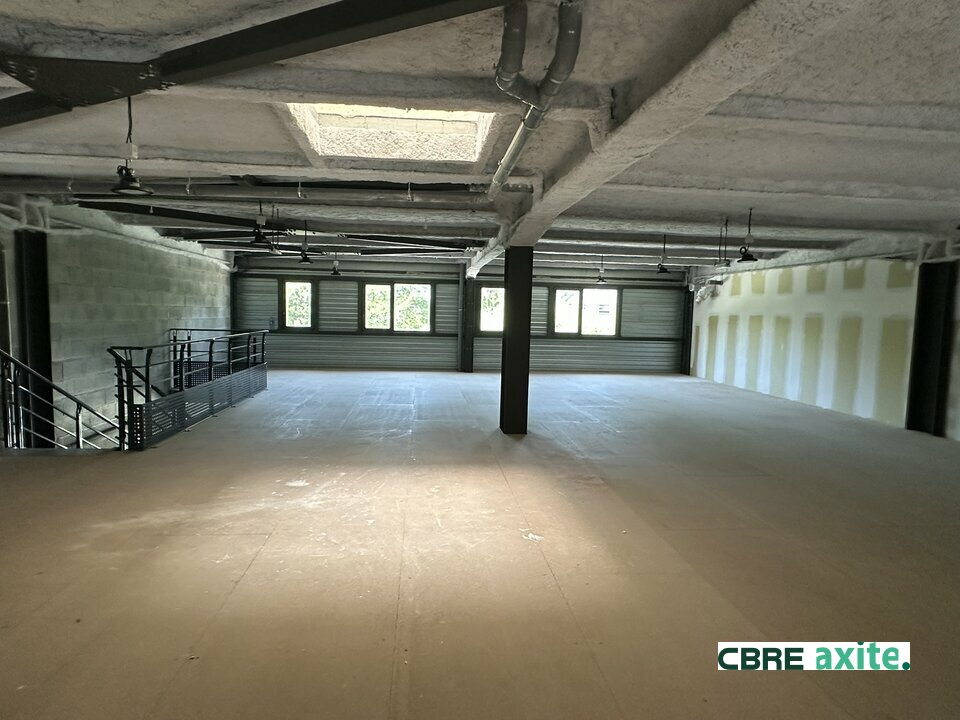 location local-industriel MERY