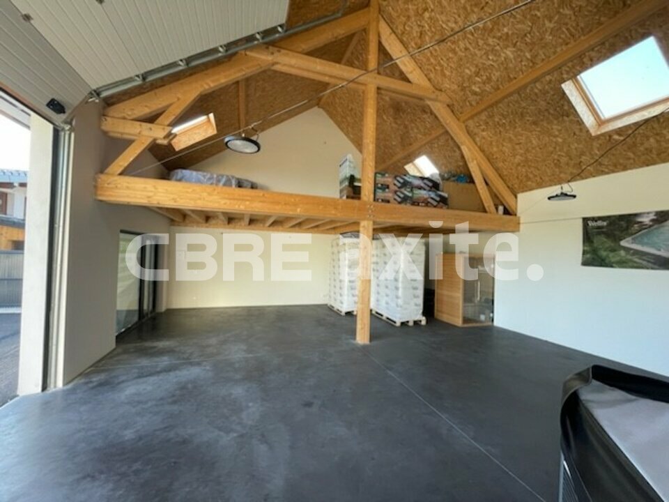 location local-industriel ST MARTIN BELLEVUE