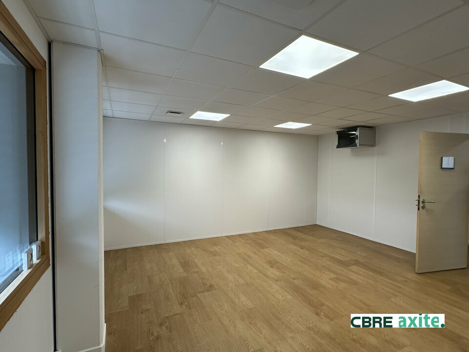 location local-professionnel MERY