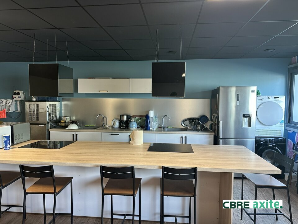 location local-professionnel STE HELENE DU LAC