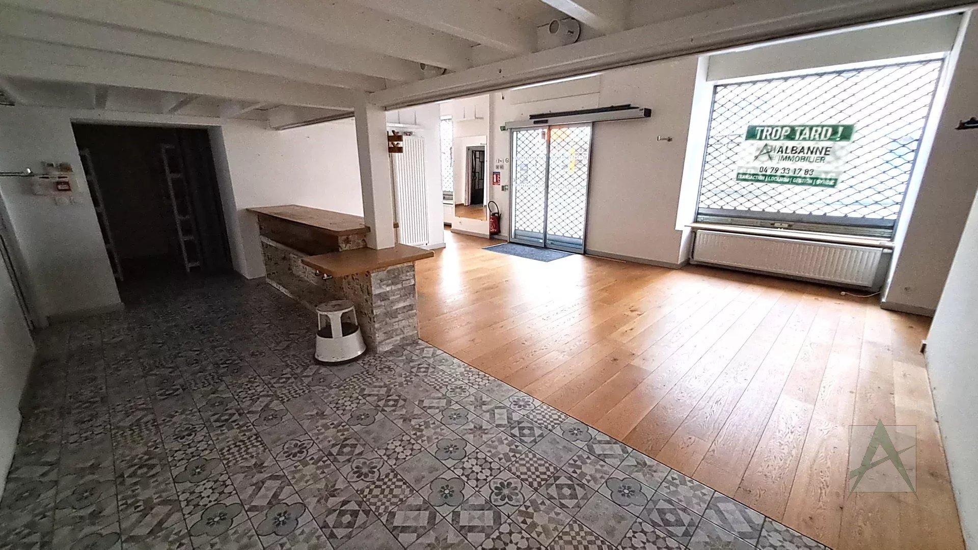 location local-commercial CHAMBERY
