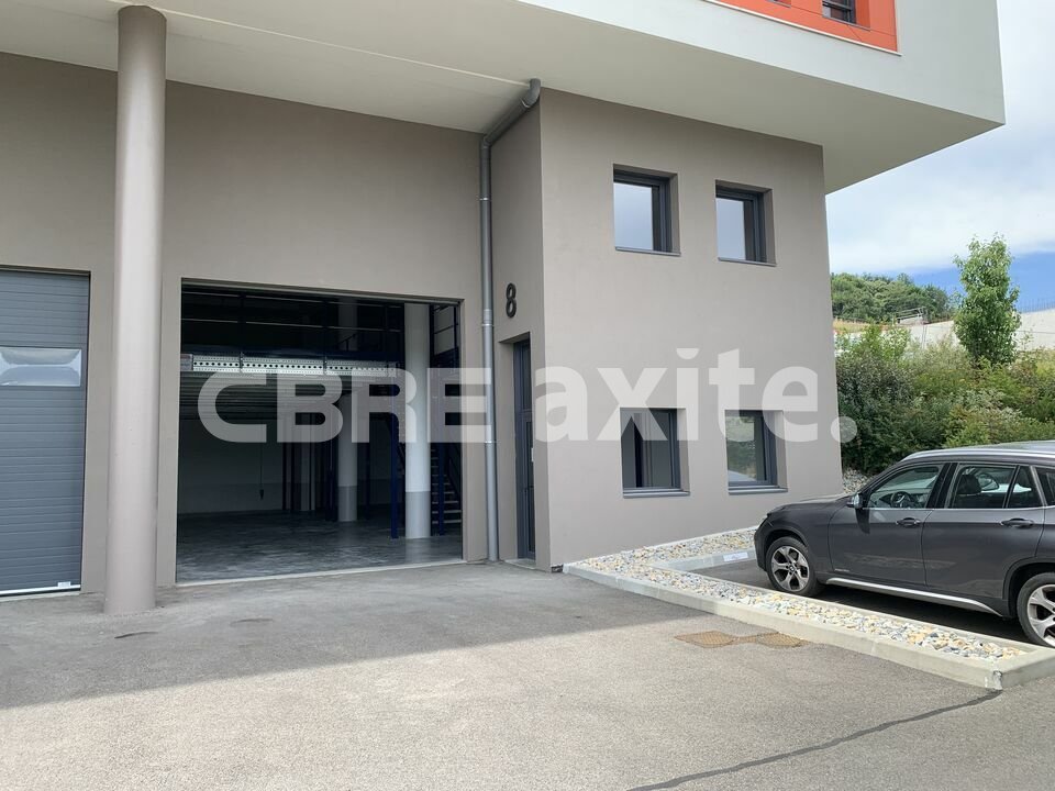 location local-industriel POISY
