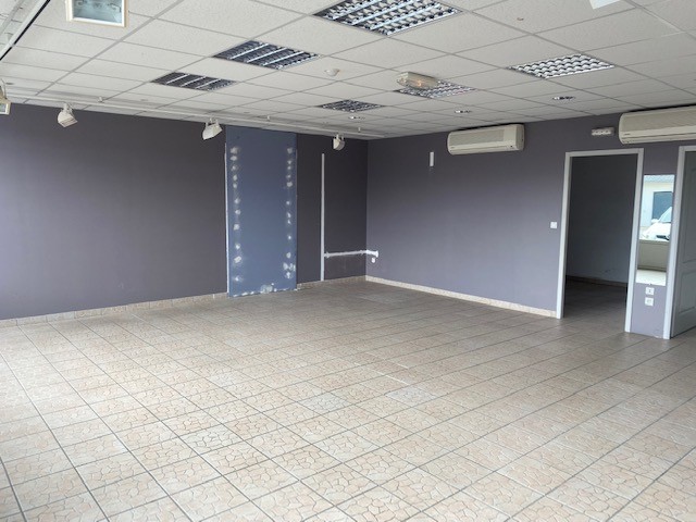 location local-commercial MONTREVEL EN BRESSE