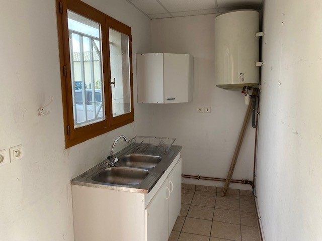 location local-commercial MONTREVEL EN BRESSE