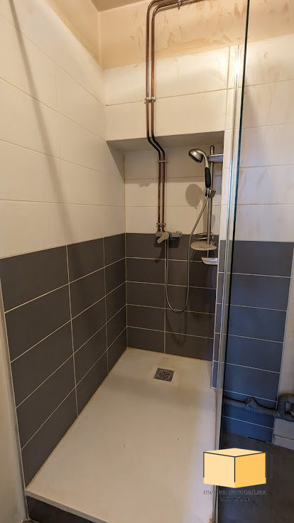 vente local-commercial YENNE