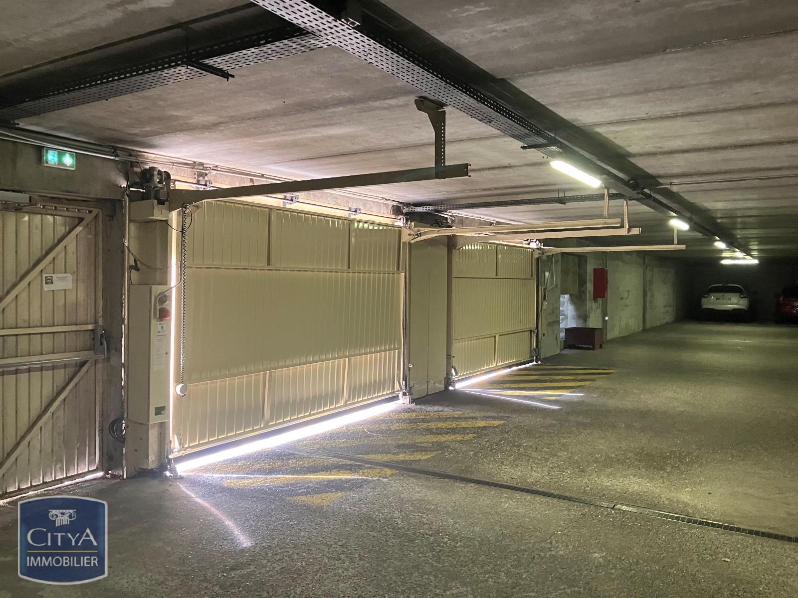 location parking CHAMBERY