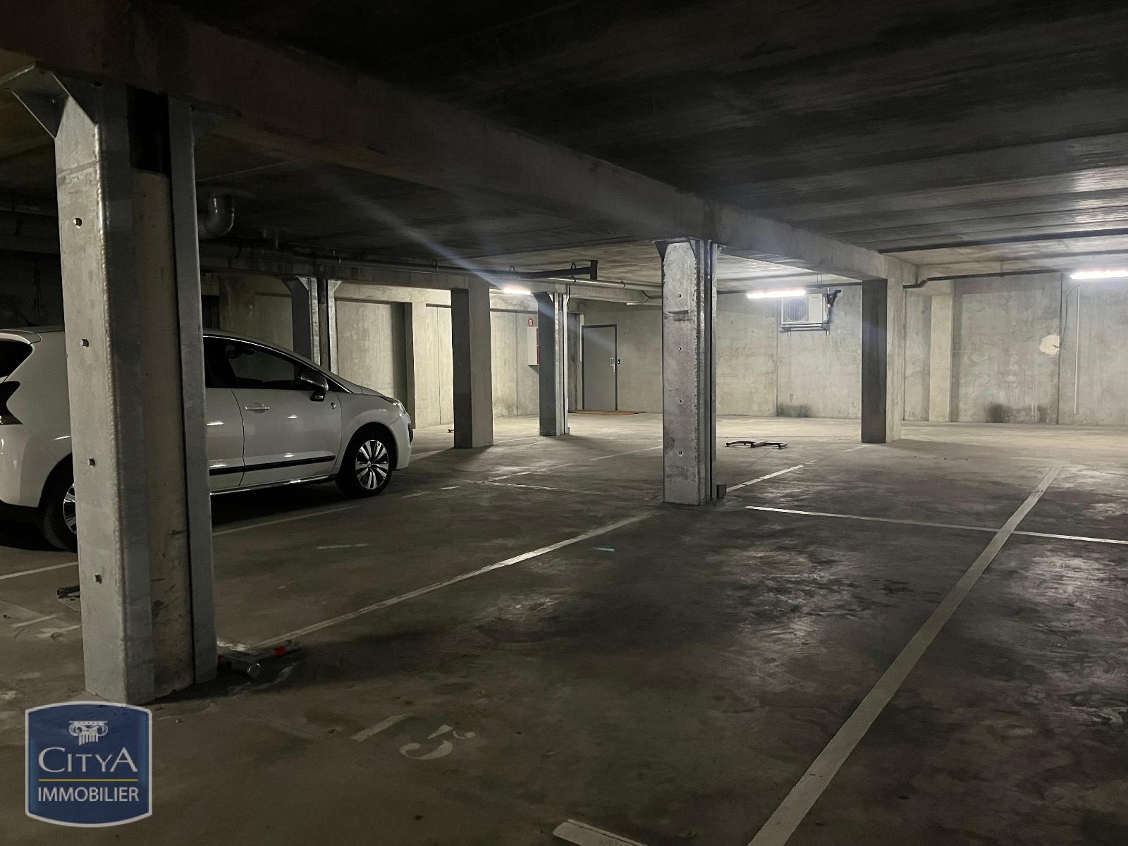location parking CHAMBERY