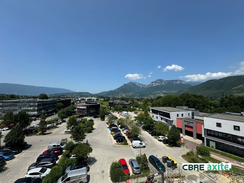 location local-professionnel CHALLES LES EAUX