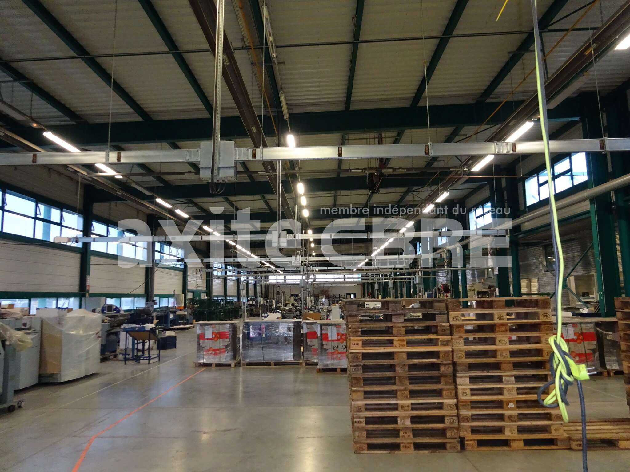 Local industriel  - 4000 m² MARIGNY ST MARCEL