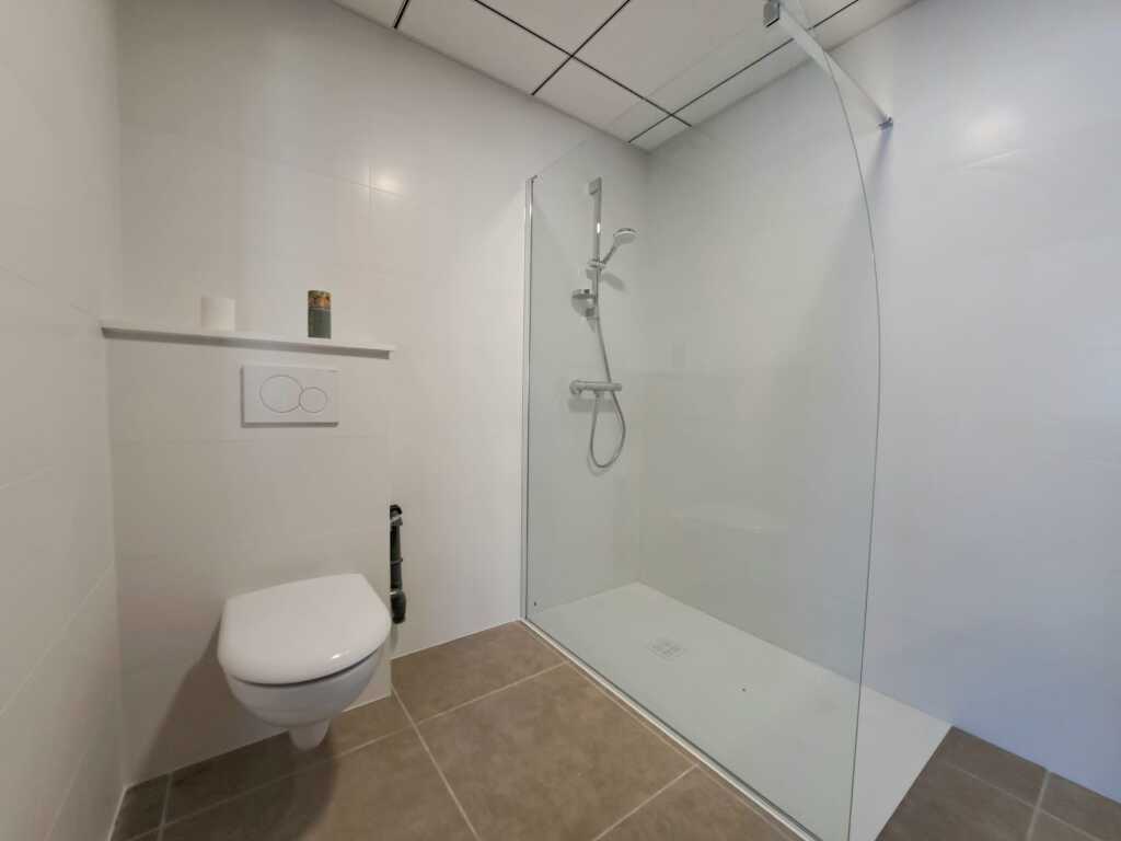 location local-commercial LA TOUR