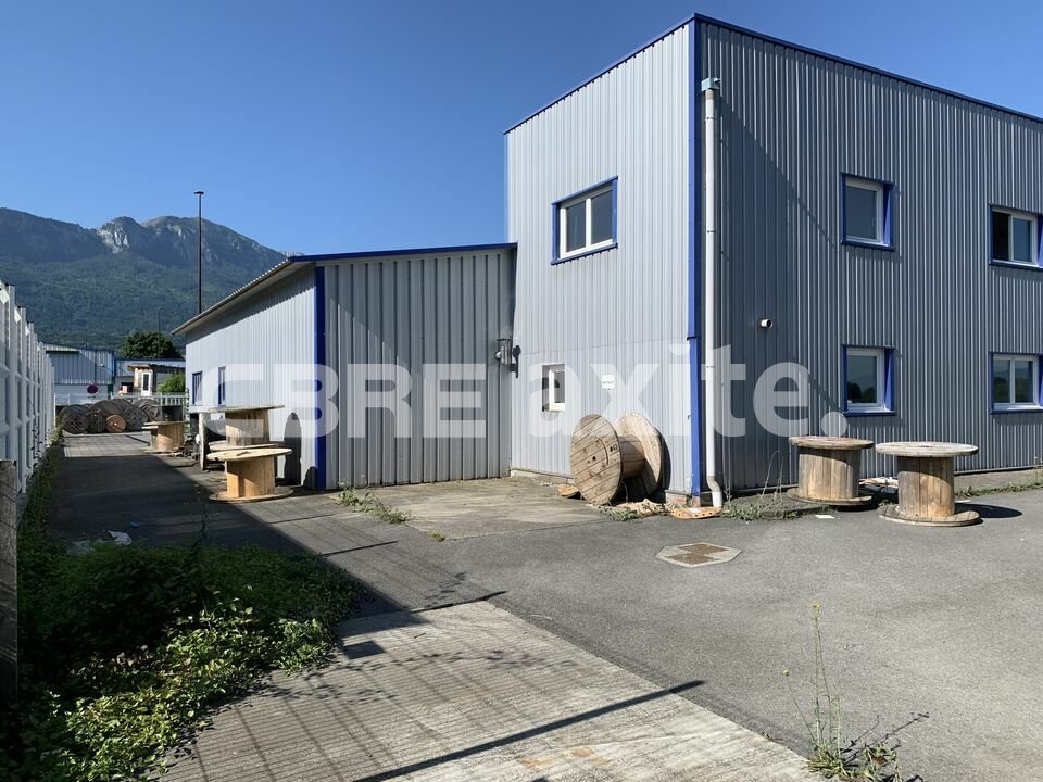 location local-industriel ST PIERRE EN FAUCIGNY