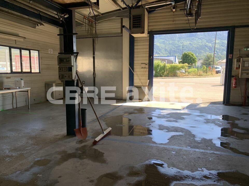location local-industriel ST PIERRE EN FAUCIGNY