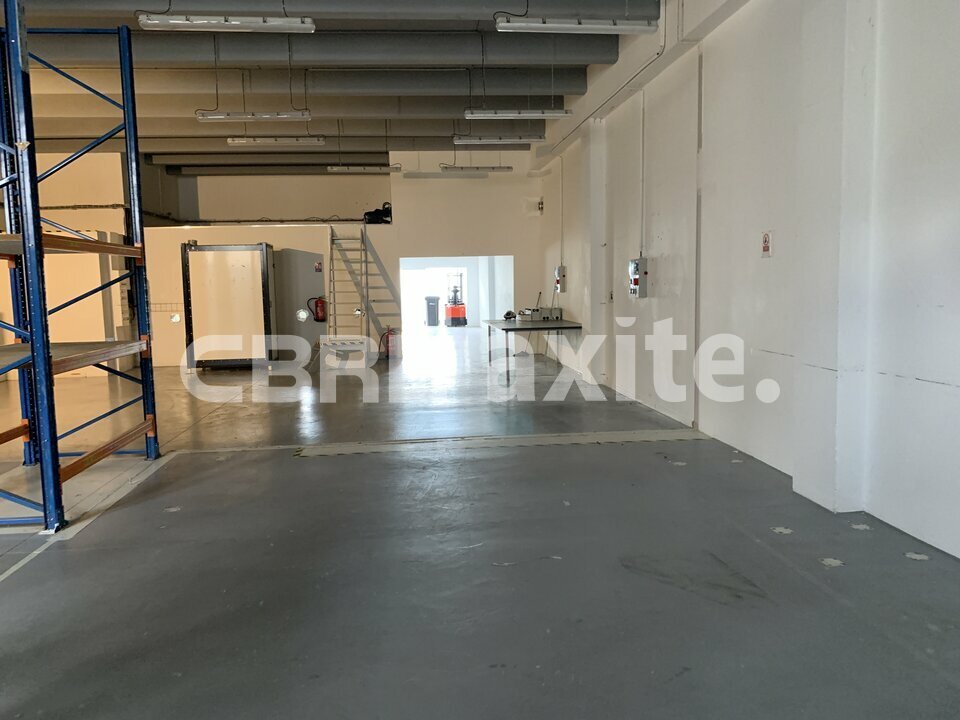 vente local-industriel CRAN GEVRIER