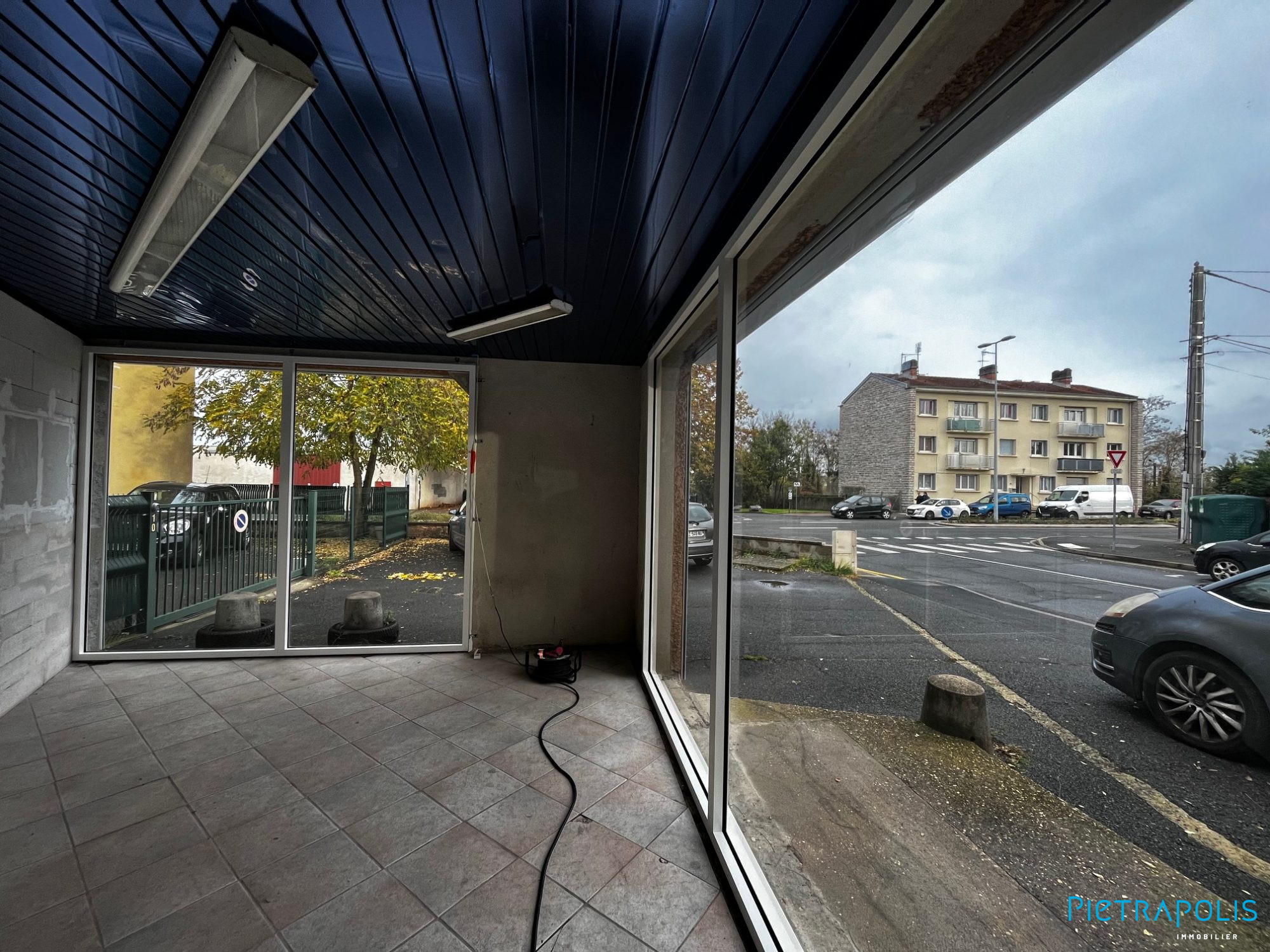 location local-commercial VILLEFRANCHE SUR SAONE