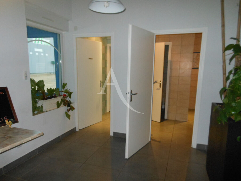 location local-commercial 