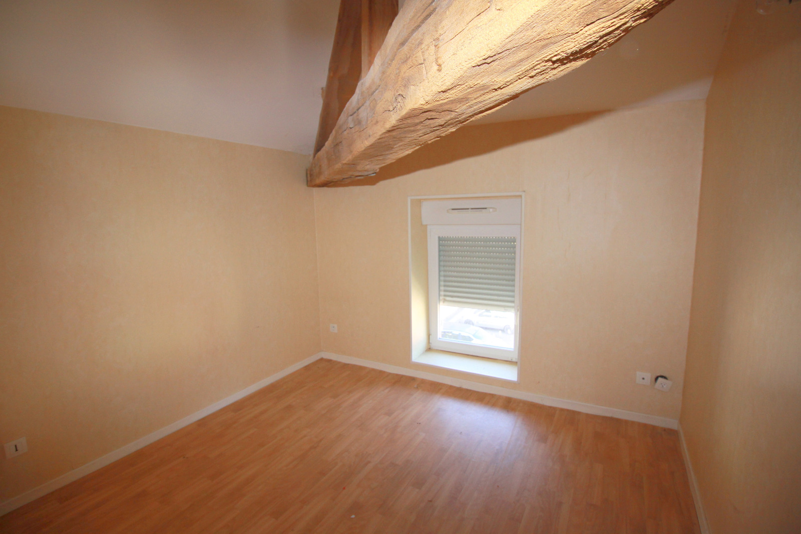 location appartement ST JULIEN SUR REYSSOUZE