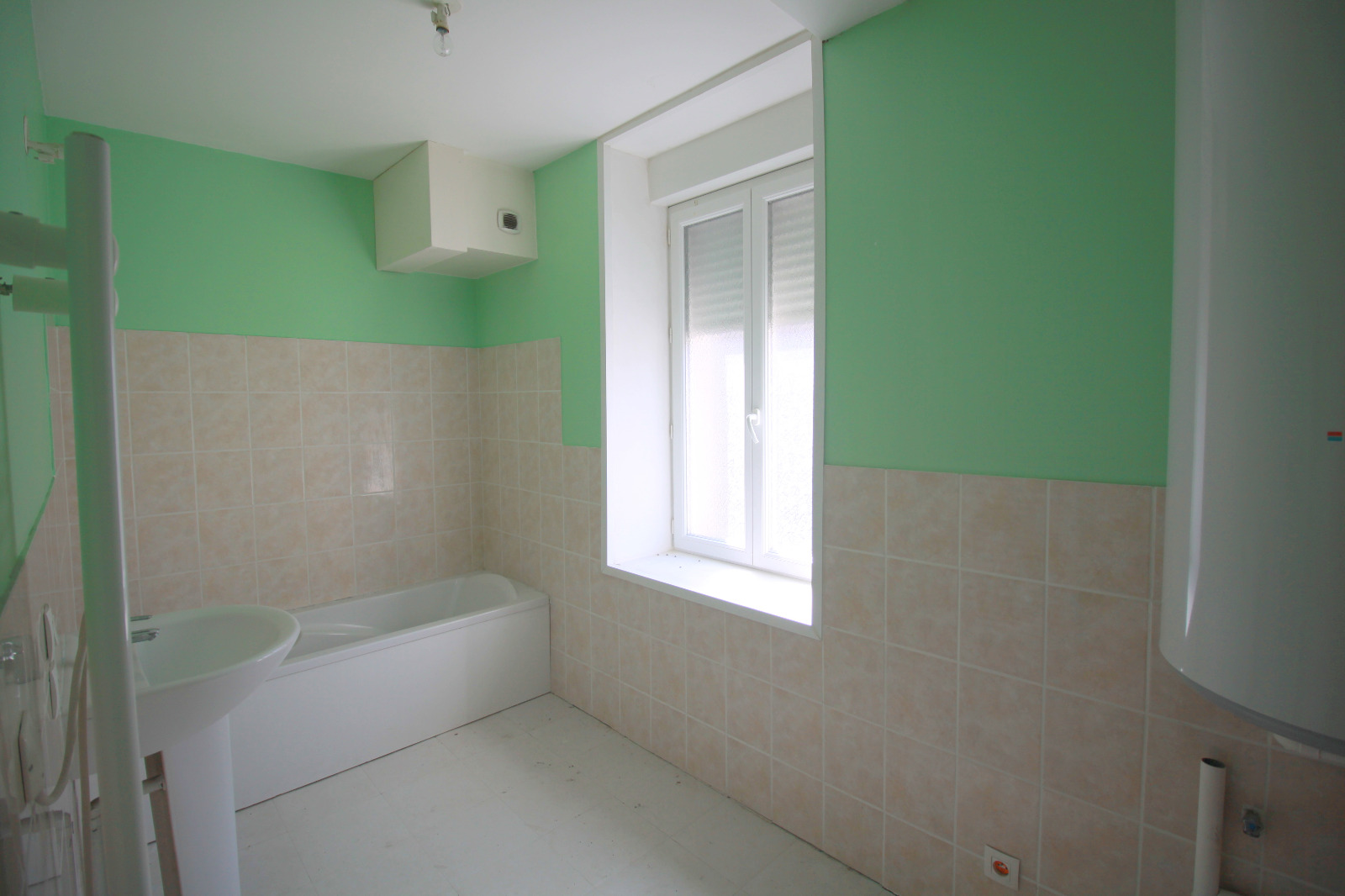 location appartement ST JULIEN SUR REYSSOUZE