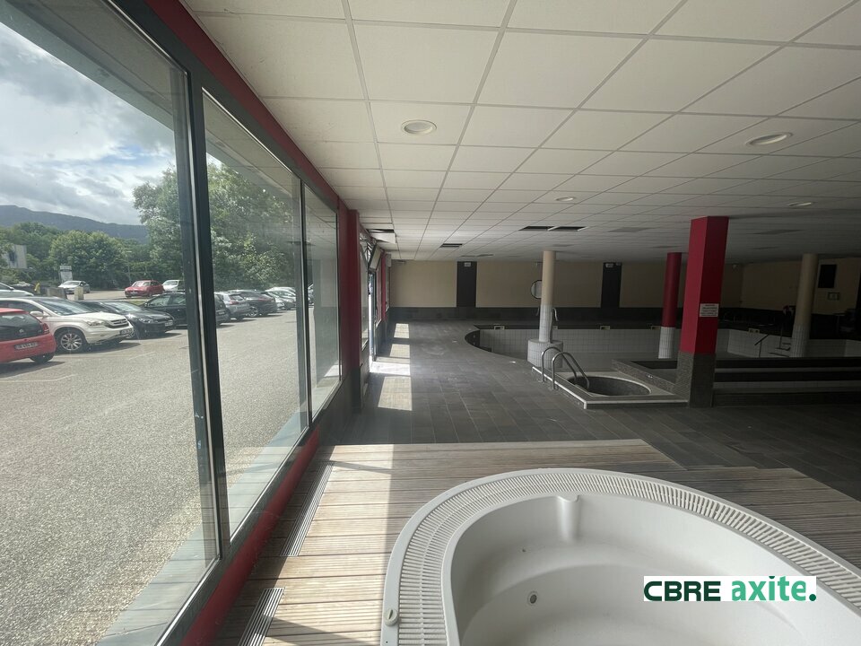 vente local-commercial CHALLES LES EAUX