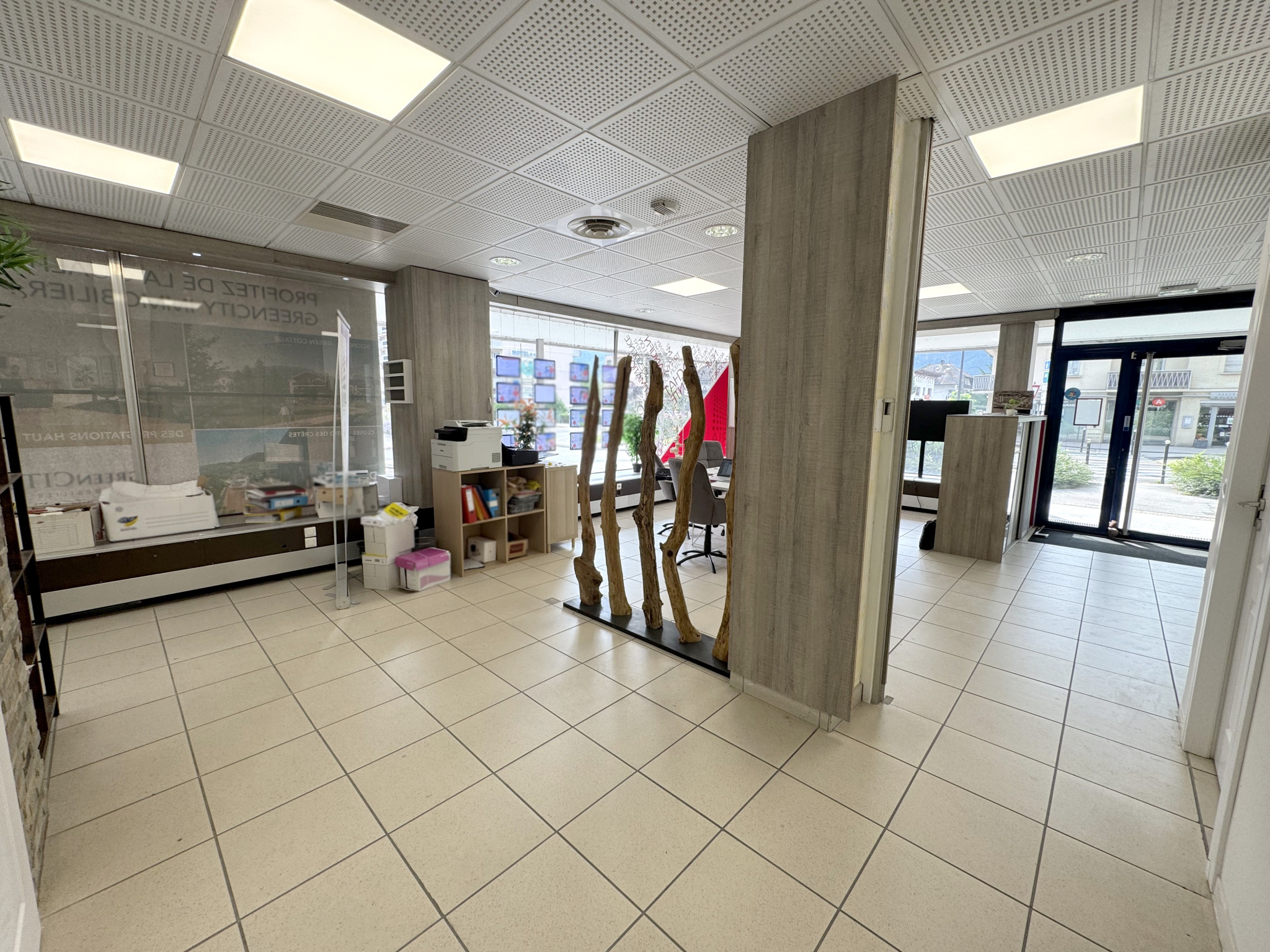 vente local-commercial CLUSES