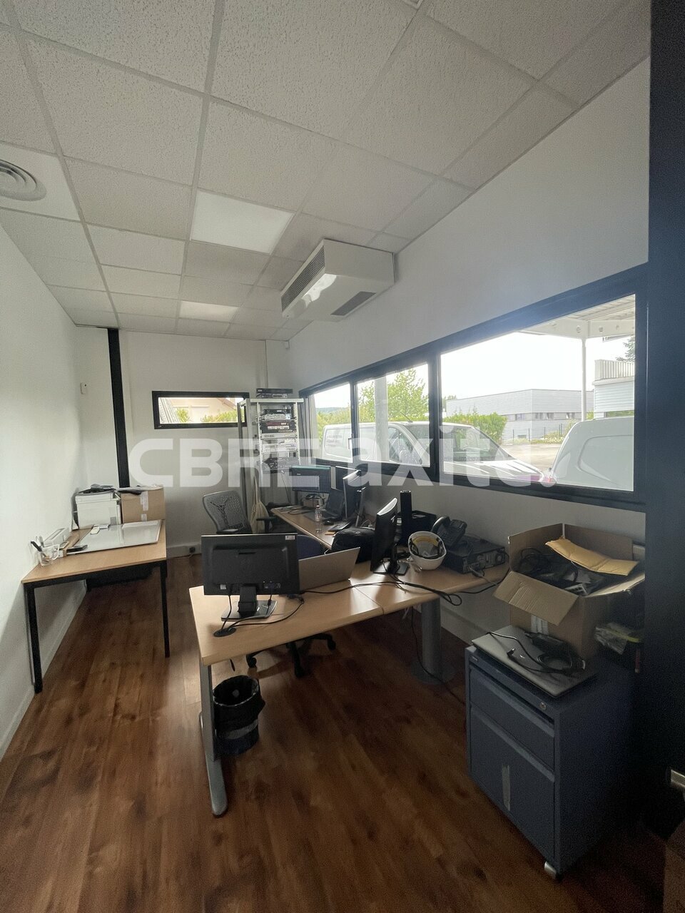 location local-professionnel PRINGY