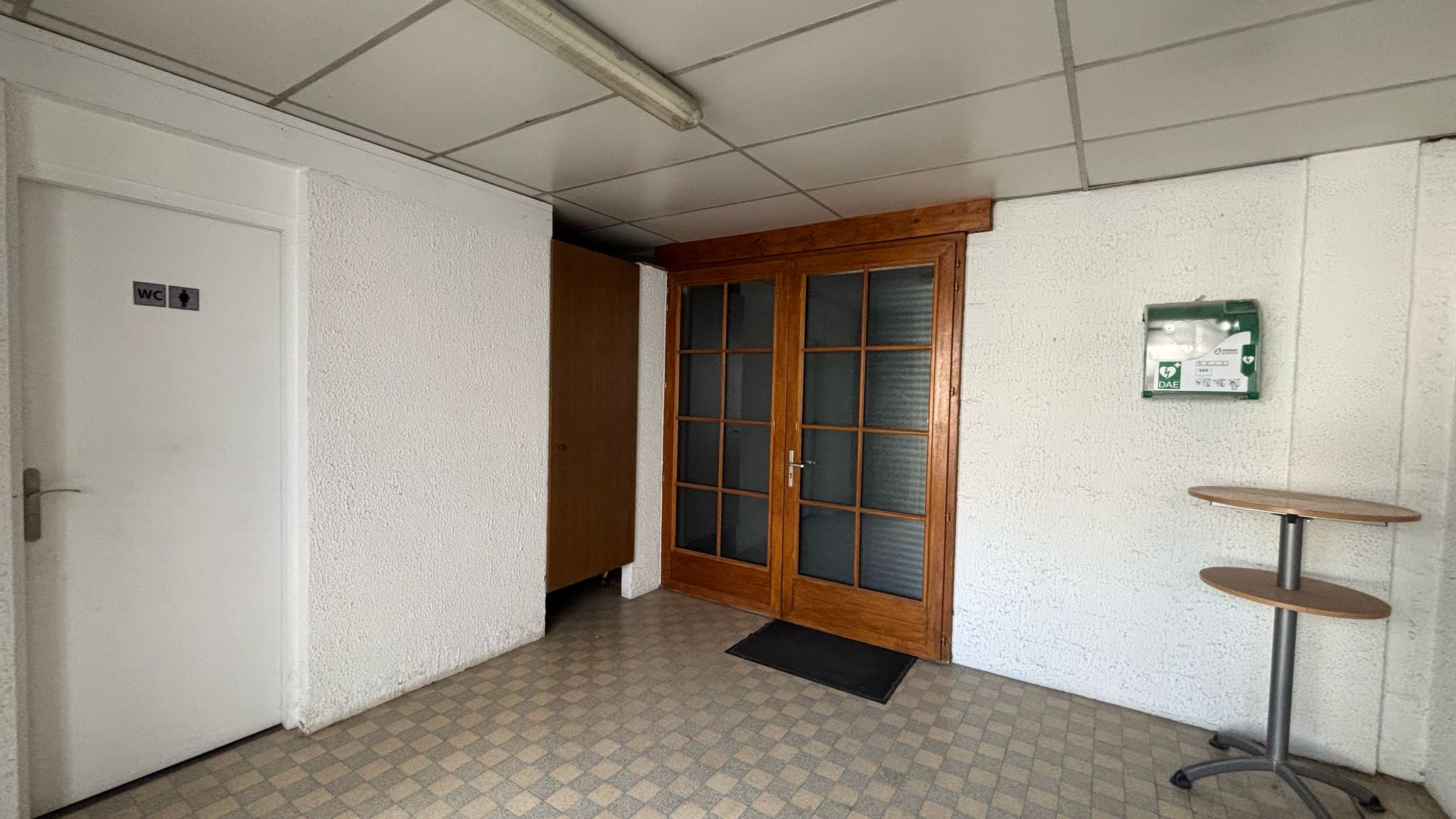 location local-commercial 